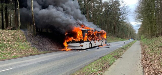 Verkehrsunfall & Busbrand / 21.03.2024